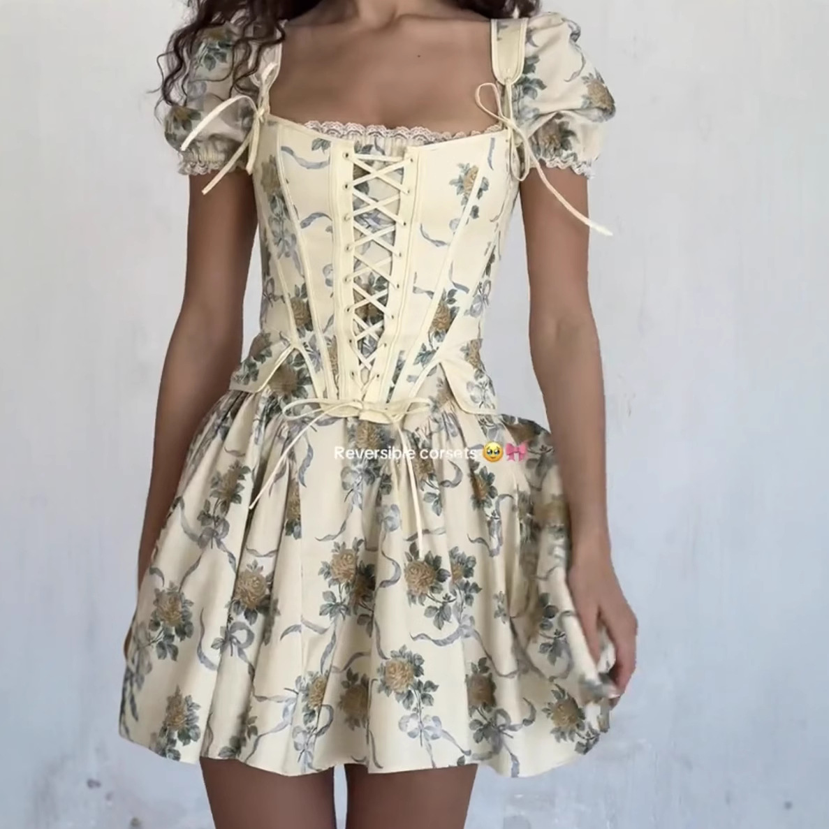 554718380-1